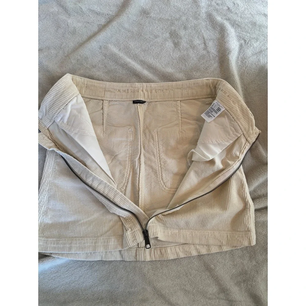 American Eagle Cream Corduroy Mini Skirt Front Zip Stretch Womens Sz‎ 2
